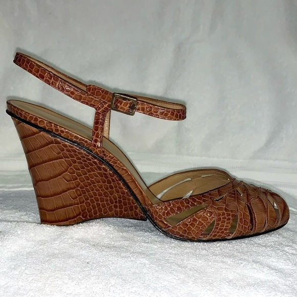 Stuart Weitzman Golitely cafe alligator, size 10 - Picture 3 of 10